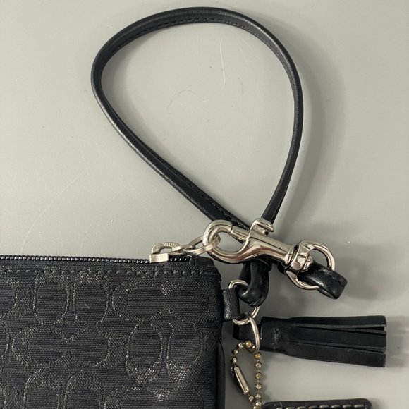 New Coach Black Sparkly Signature Canvas Wristlet - Picture 7 of 10